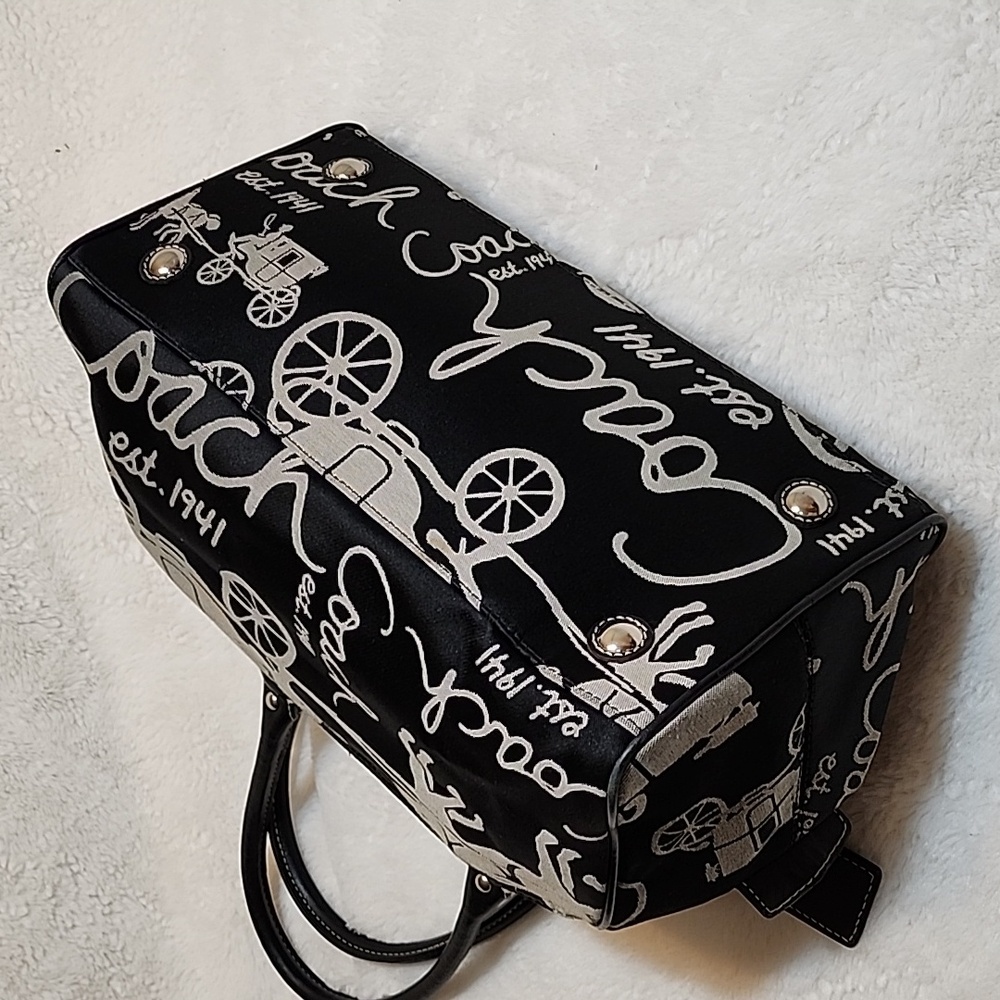 Coach Y2K Fashion Bug Horse Carriage Soho/Shoulder Bag Black and Cream - Picture 6 of 16